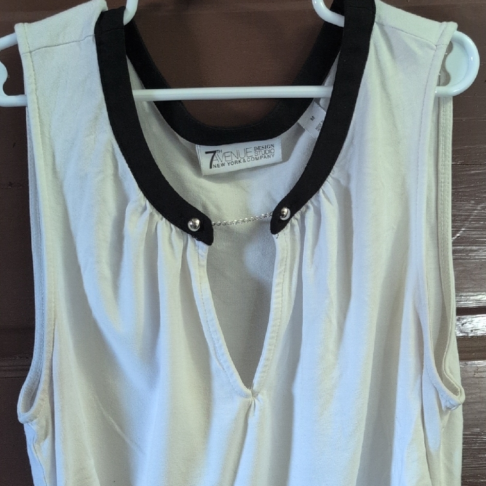 Avenue White Sleeveless Tank Top Womens Medium